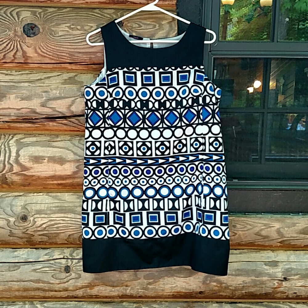 Mod dress, size large, sleeveless.